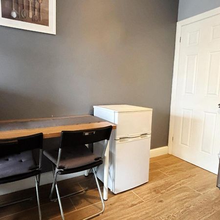 סאות'המפטון Shirley Apartments, Cozy Studio, Self Check In, 10 Min Drive To City Centre, Walking To Redbridge Train Station מראה חיצוני תמונה