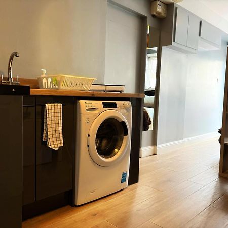 סאות'המפטון Shirley Apartments, Cozy Studio, Self Check In, 10 Min Drive To City Centre, Walking To Redbridge Train Station מראה חיצוני תמונה