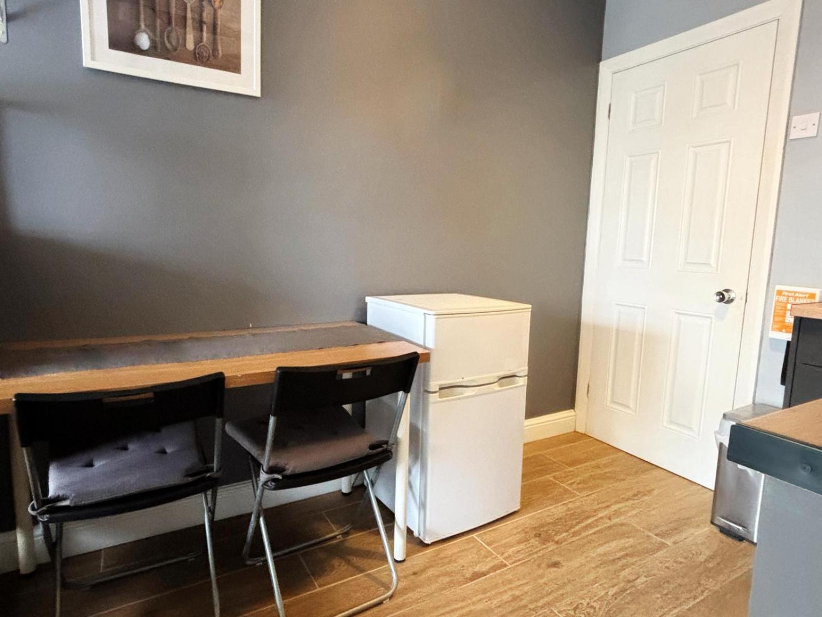 סאות'המפטון Shirley Apartments, Cozy Studio, Self Check In, 10 Min Drive To City Centre, Walking To Redbridge Train Station מראה חיצוני תמונה