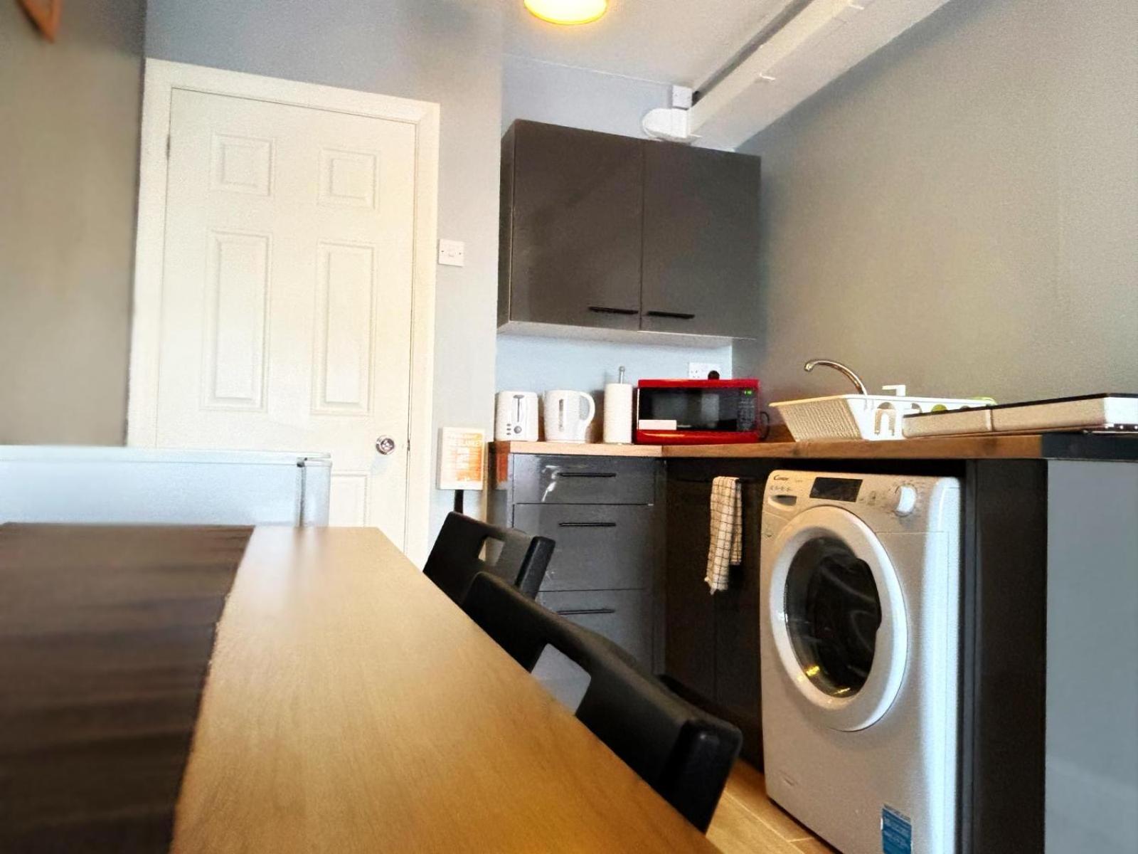 סאות'המפטון Shirley Apartments, Cozy Studio, Self Check In, 10 Min Drive To City Centre, Walking To Redbridge Train Station מראה חיצוני תמונה
